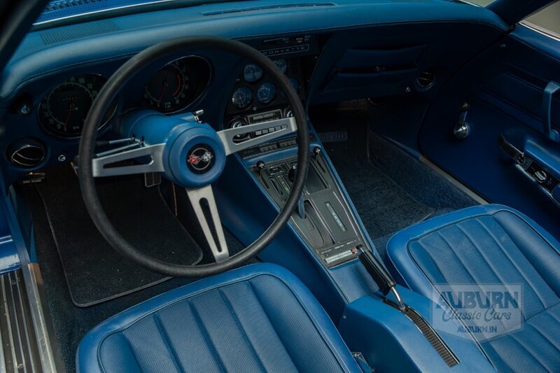 Chevrolet-Corvette-1971-18