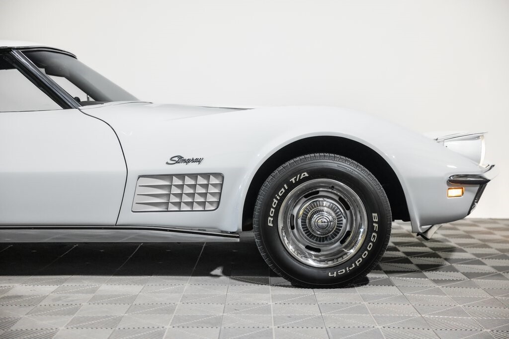 Chevrolet-Corvette-1971-2