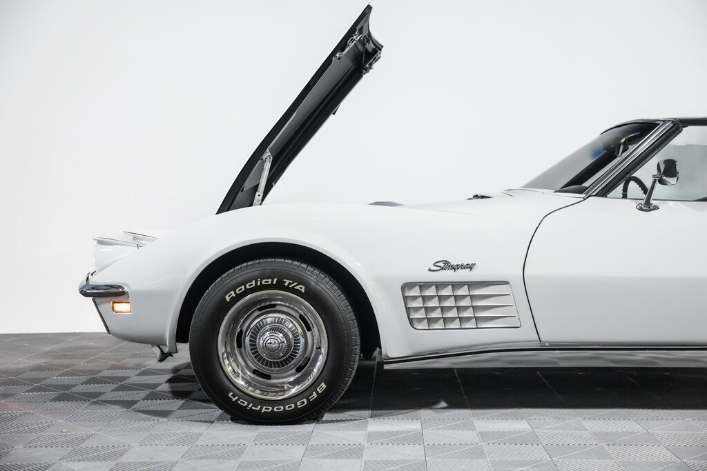 Chevrolet-Corvette-1971-22