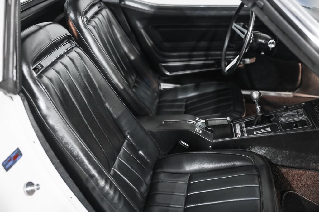 Chevrolet-Corvette-1971-26