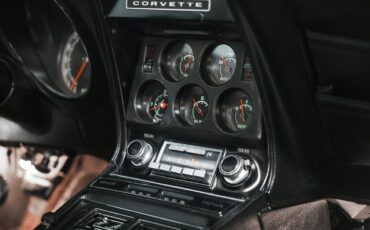 Chevrolet-Corvette-1971-28