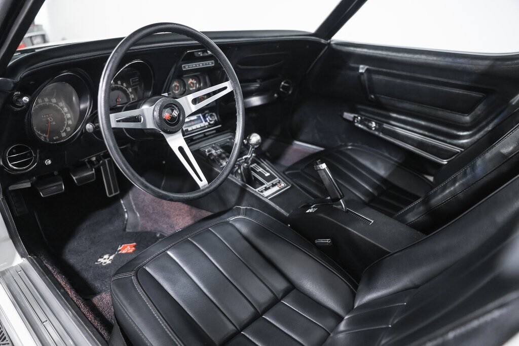 Chevrolet-Corvette-1971-29