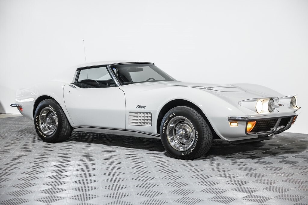Chevrolet-Corvette-1971-3