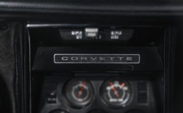Chevrolet-Corvette-1971-35