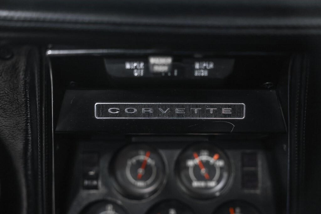 Chevrolet-Corvette-1971-35