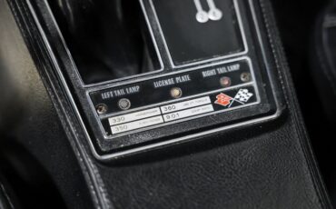 Chevrolet-Corvette-1971-37