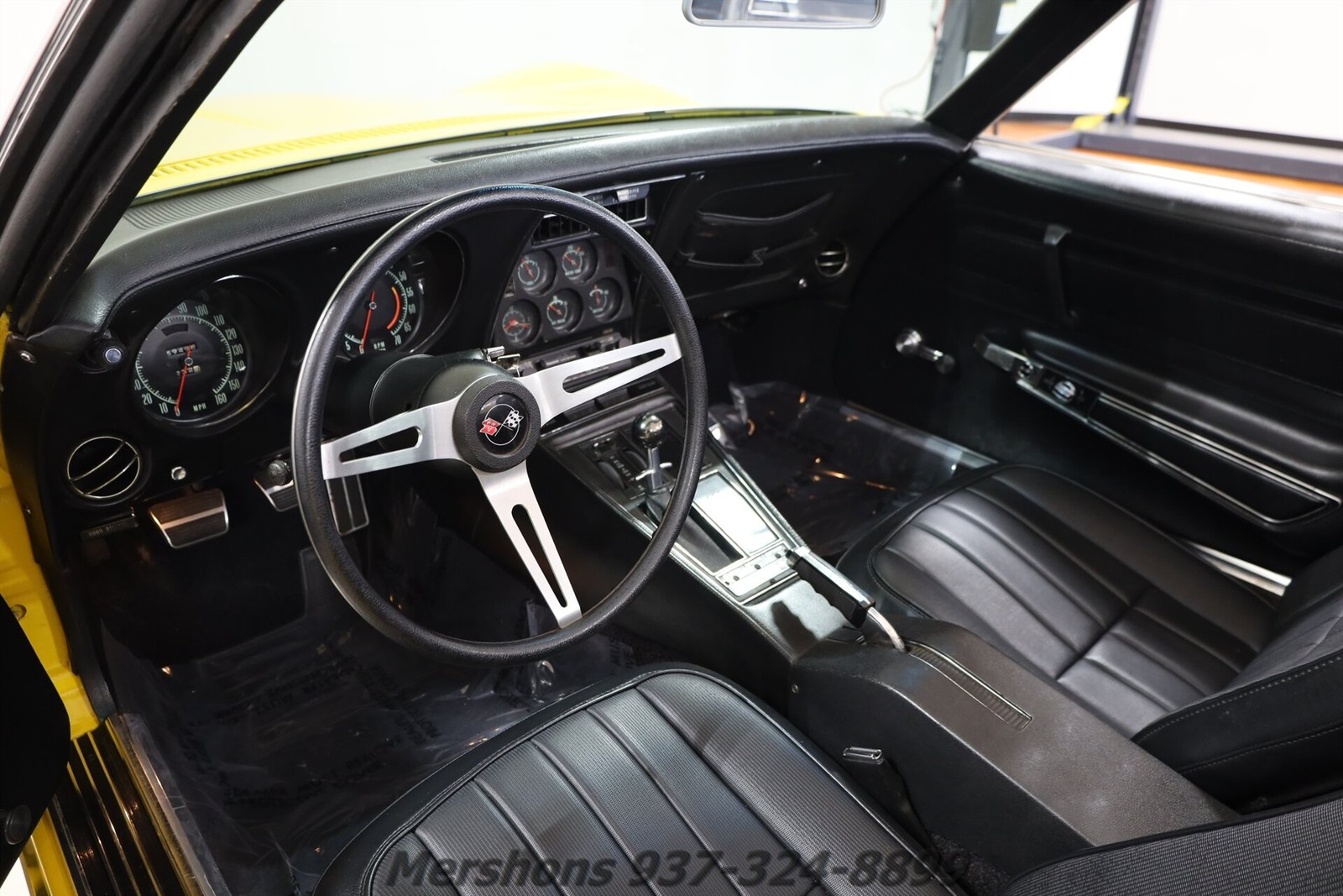 Chevrolet-Corvette-1971-Convertible-12