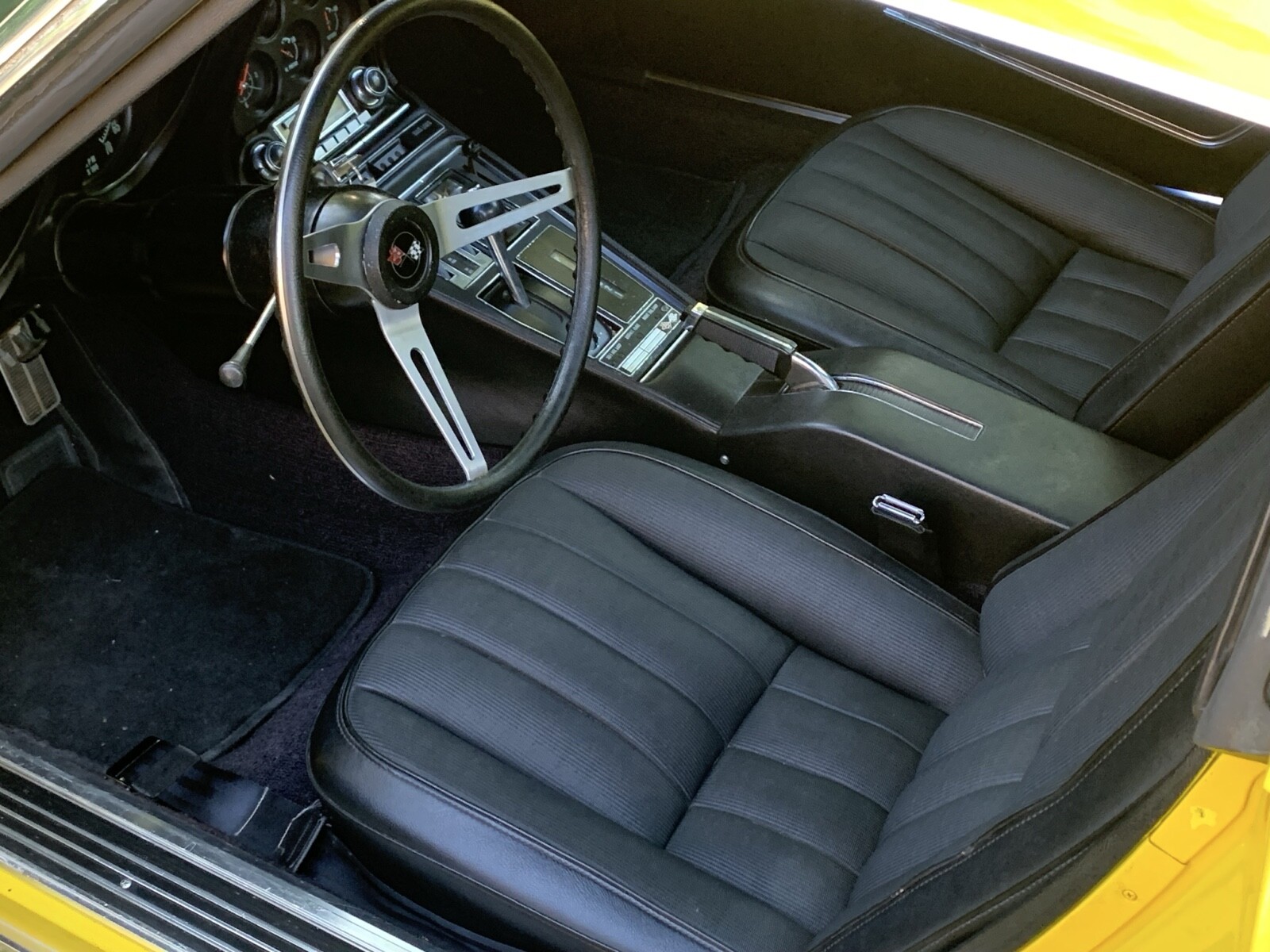 Chevrolet-Corvette-1971-Coupe-14
