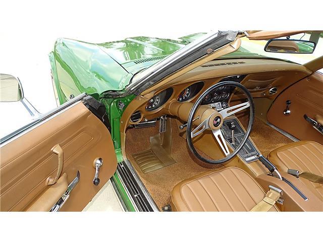 Chevrolet-Corvette-1971-TWO-DOOR-CONVERTIBLE-12