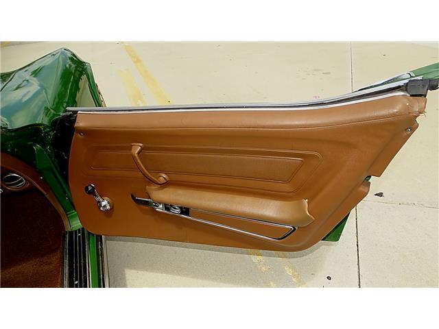 Chevrolet-Corvette-1971-TWO-DOOR-CONVERTIBLE-20