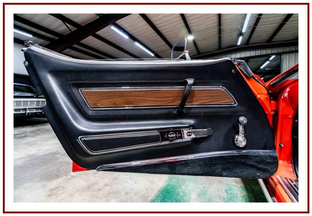 Chevrolet-Corvette-1971-orange-10