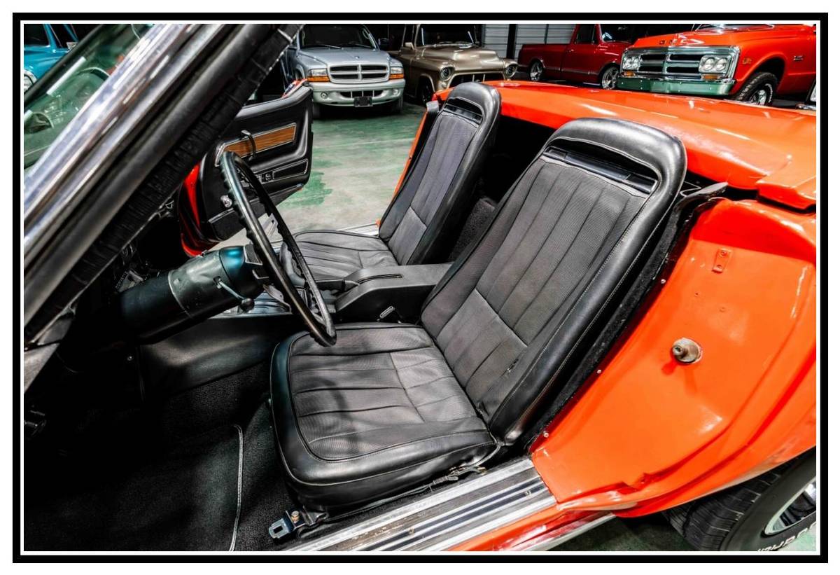 Chevrolet-Corvette-1971-orange-11