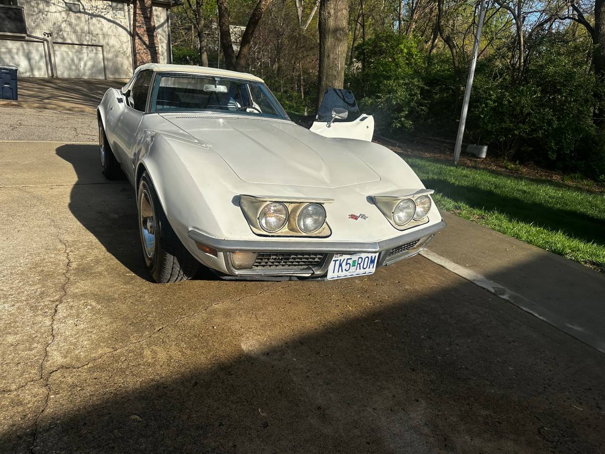 Chevrolet-Corvette-1971-white-16
