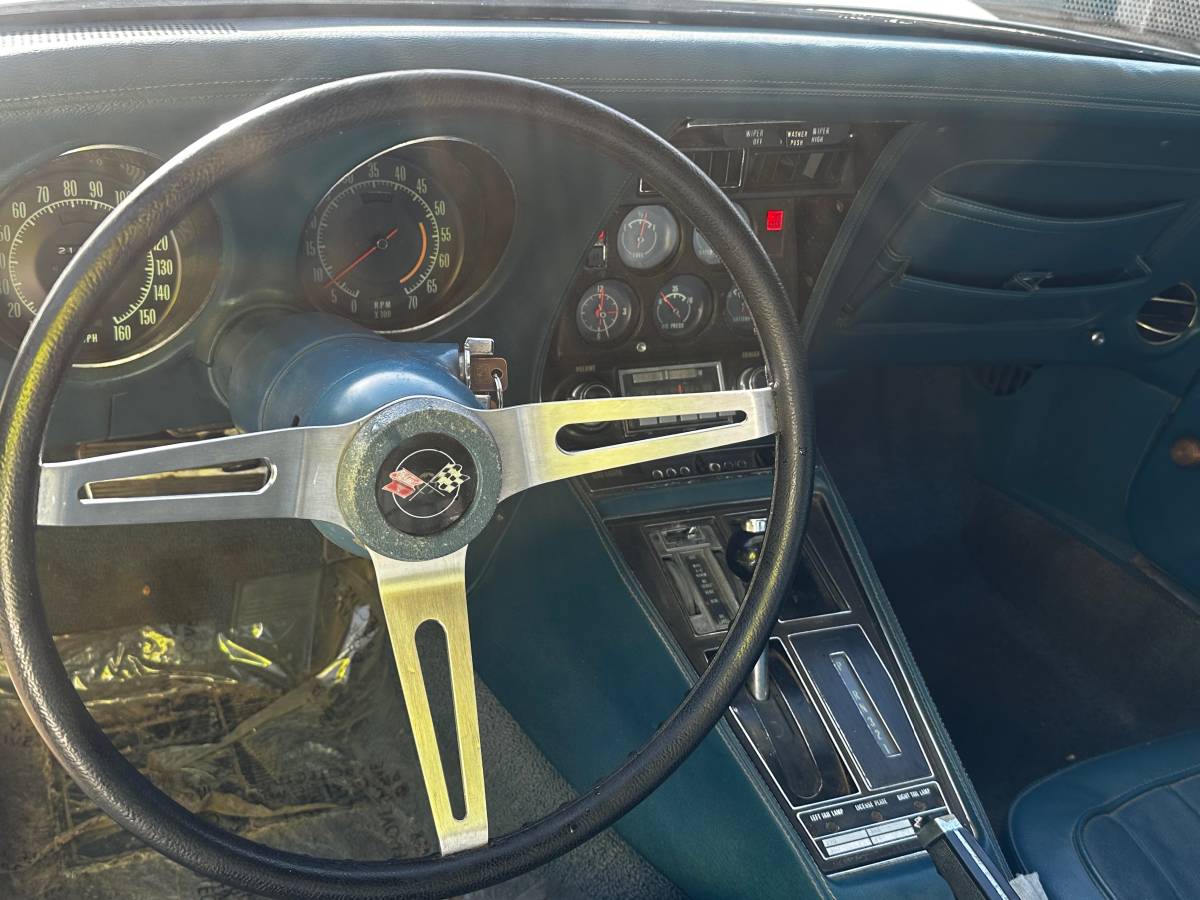 Chevrolet-Corvette-1971-white-17
