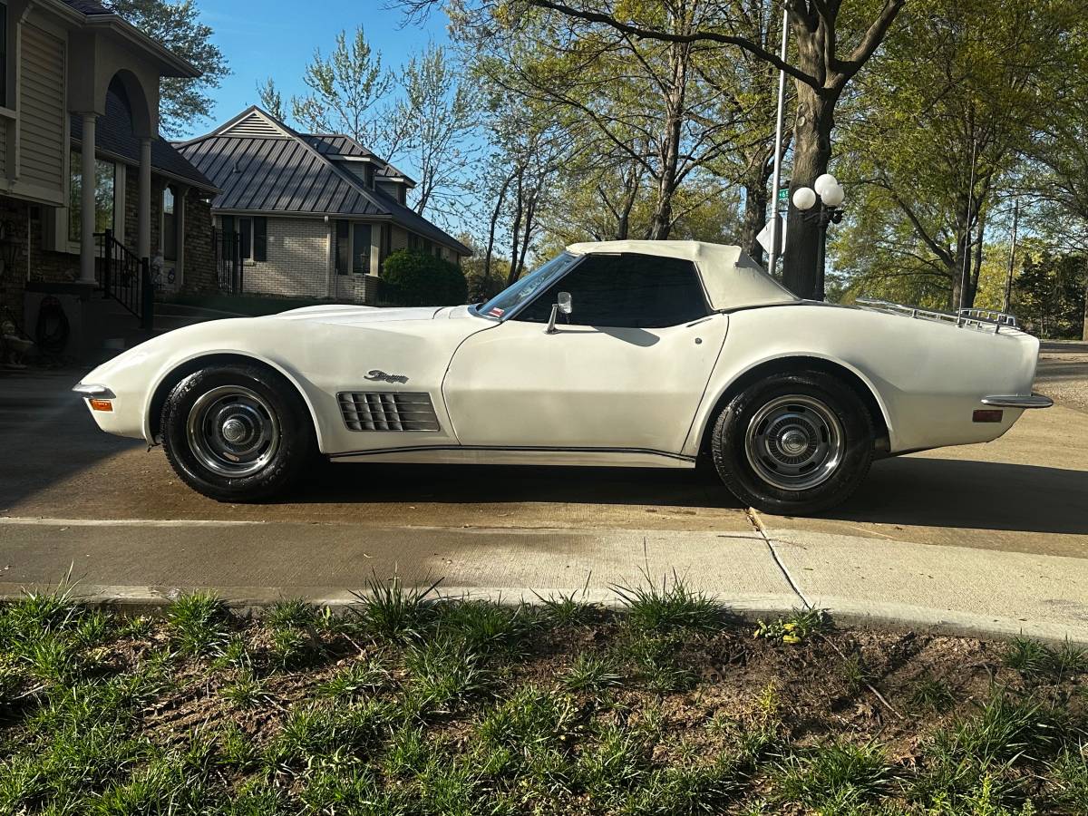 Chevrolet-Corvette-1971-white-19