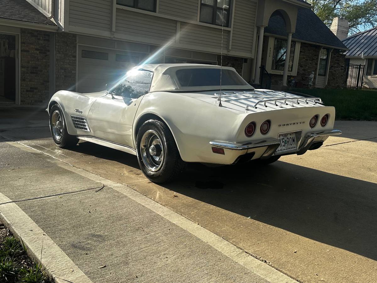 Chevrolet-Corvette-1971-white-20