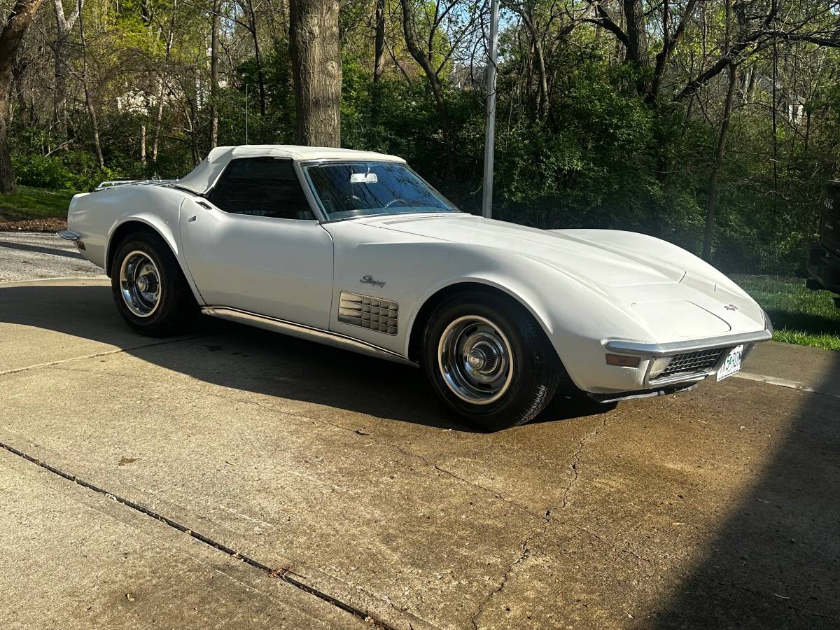 Chevrolet-Corvette-1971-white-21