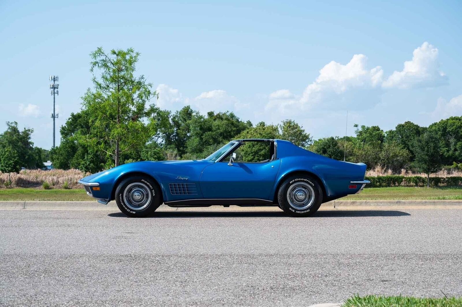 Chevrolet-Corvette-1972-2-Door-1