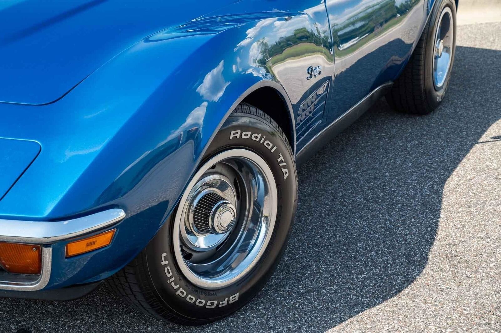 Chevrolet-Corvette-1972-2-Door-15