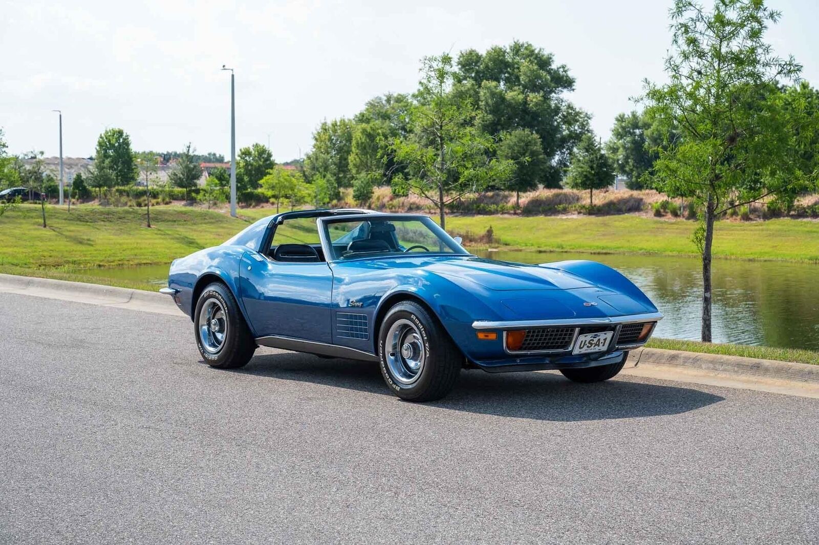 Chevrolet-Corvette-1972-2-Door-18