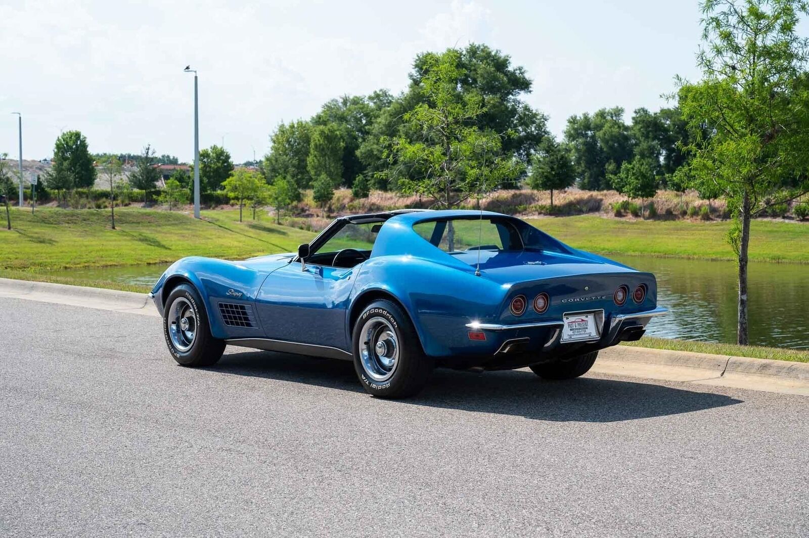 Chevrolet-Corvette-1972-2-Door-20