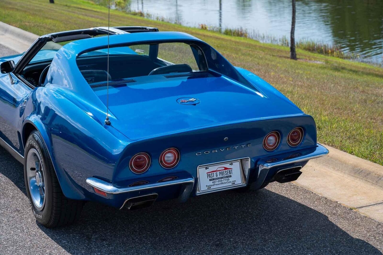 Chevrolet-Corvette-1972-2-Door-21