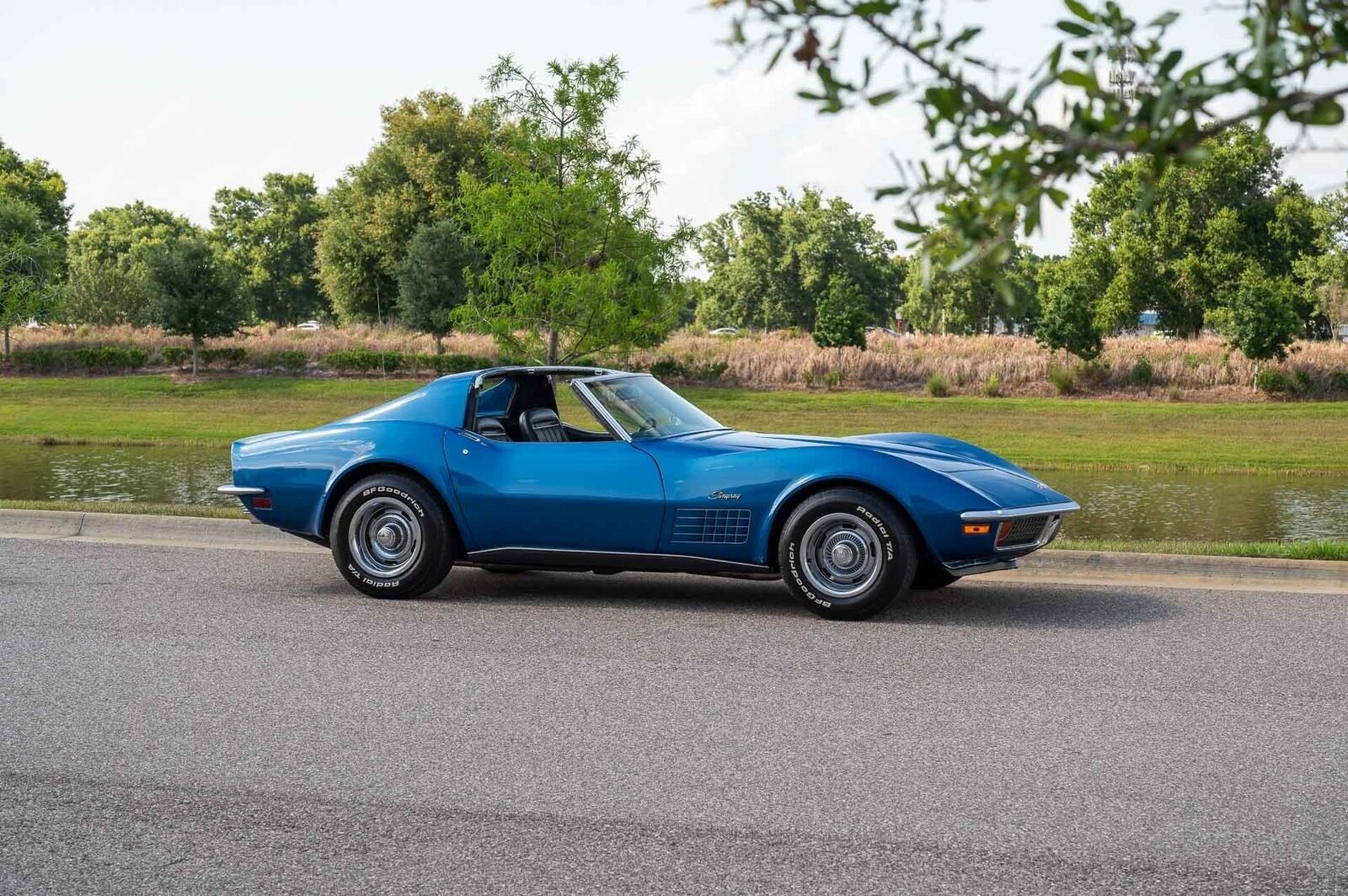 Chevrolet-Corvette-1972-2-Door-29