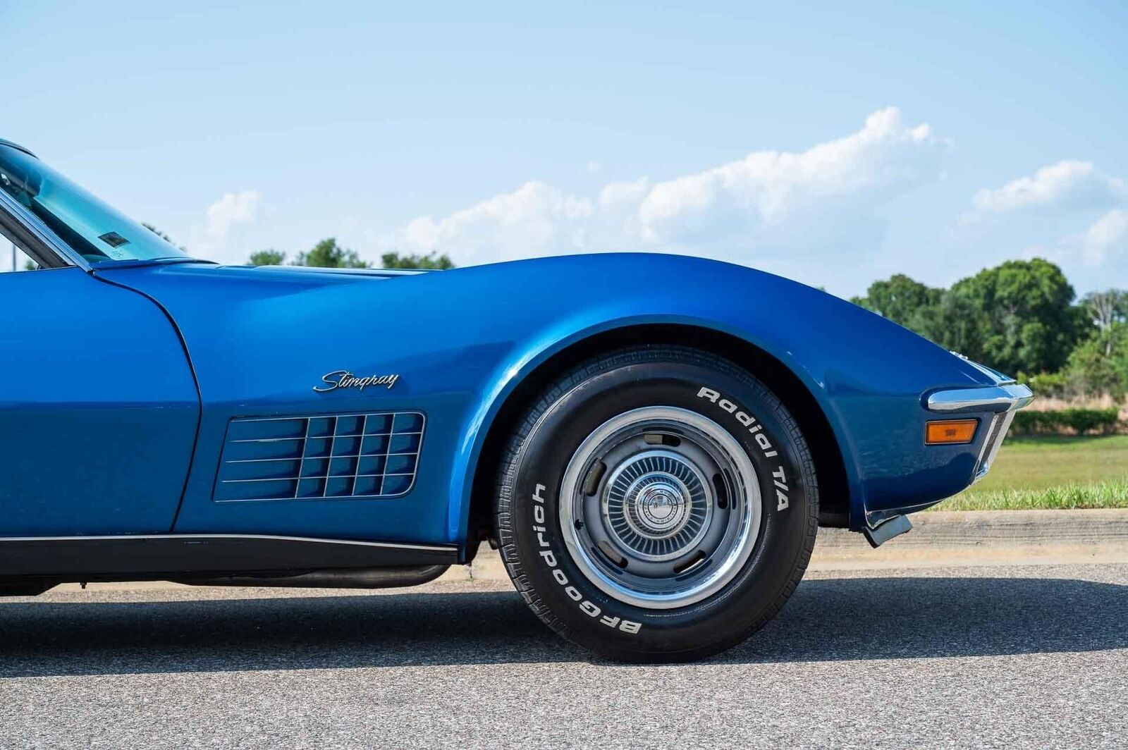 Chevrolet-Corvette-1972-2-Door-32