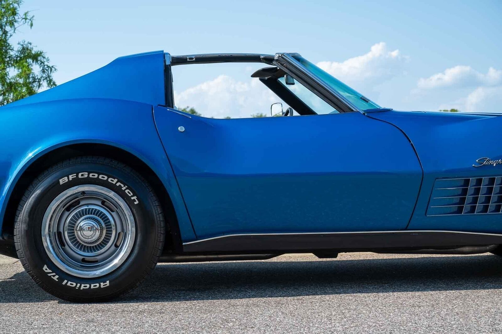 Chevrolet-Corvette-1972-2-Door-33
