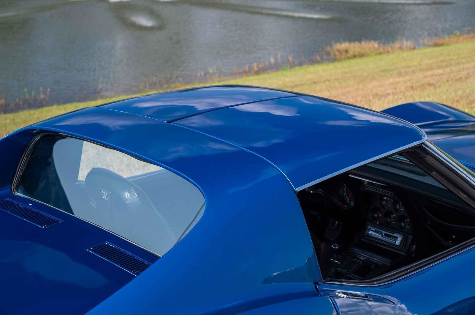 Chevrolet-Corvette-1972-2-Door-39