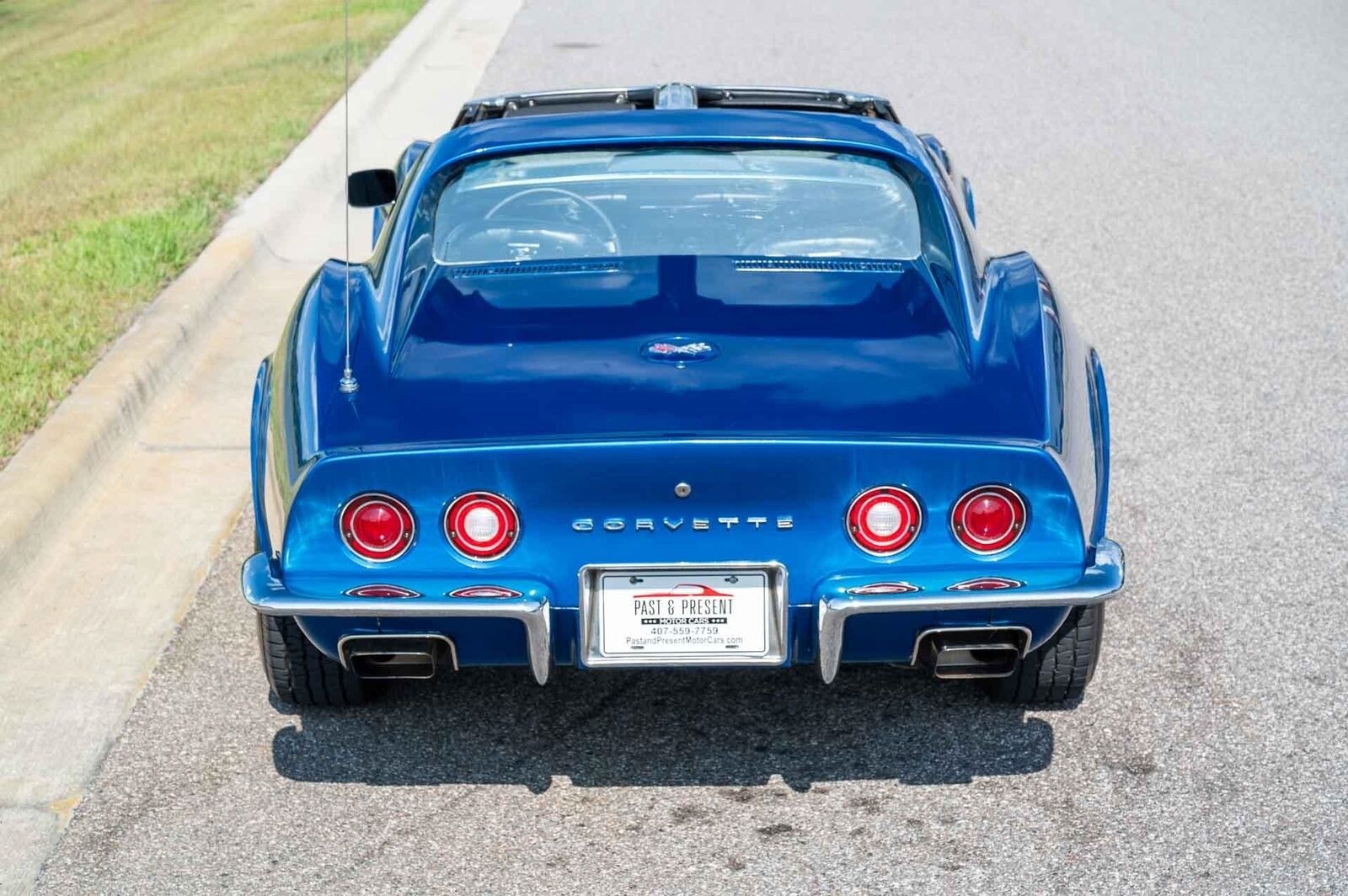Chevrolet-Corvette-1972-2-Door-4