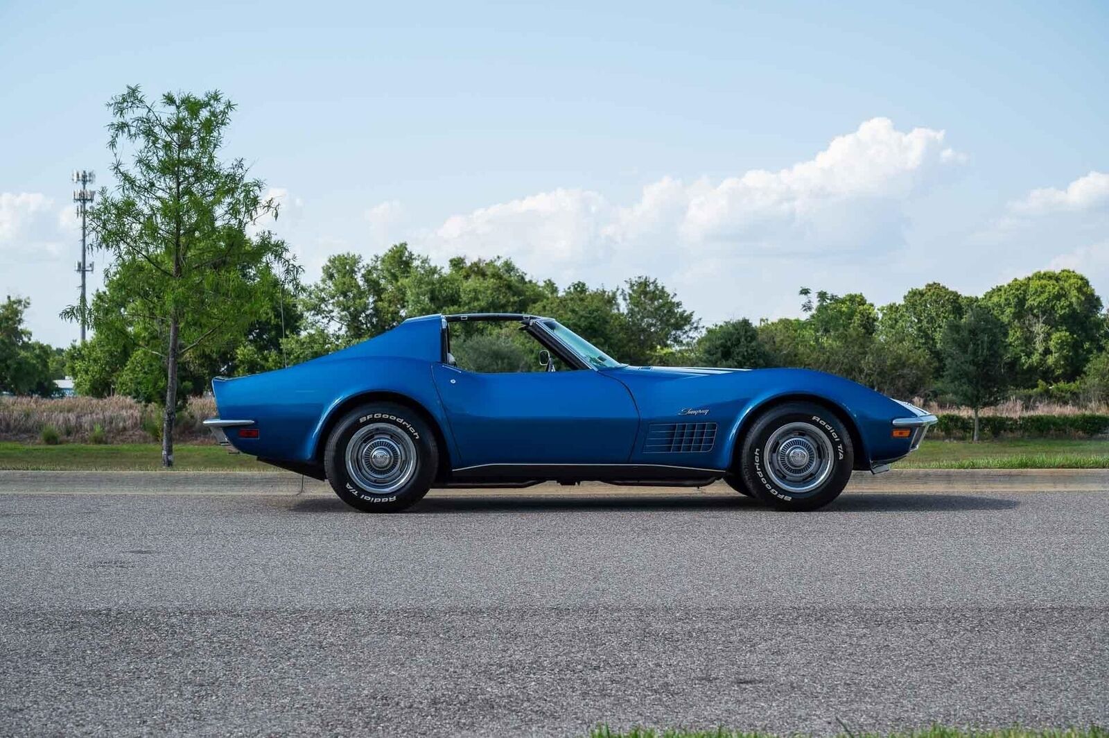 Chevrolet-Corvette-1972-2-Door-6