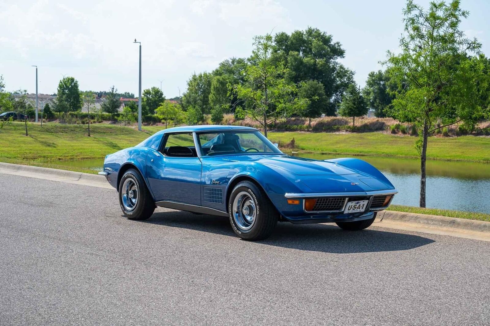 Chevrolet-Corvette-1972-2-Door-8