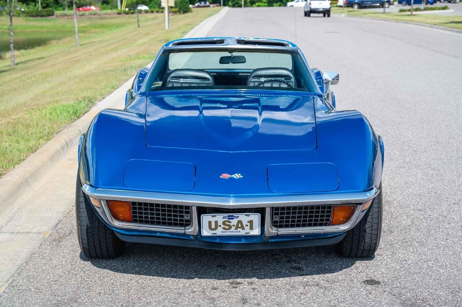 Chevrolet-Corvette-1972-2-Door-9