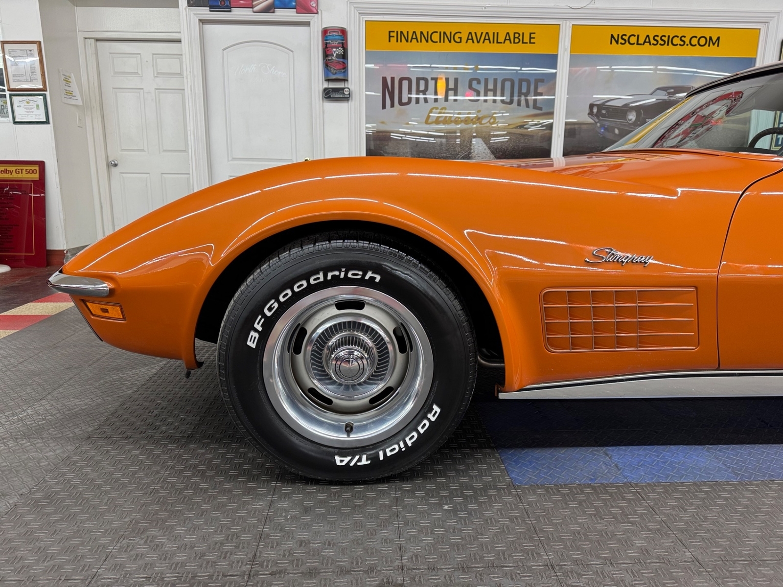 Chevrolet-Corvette-1972-2-door-17