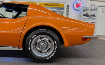 Chevrolet-Corvette-1972-2-door-19