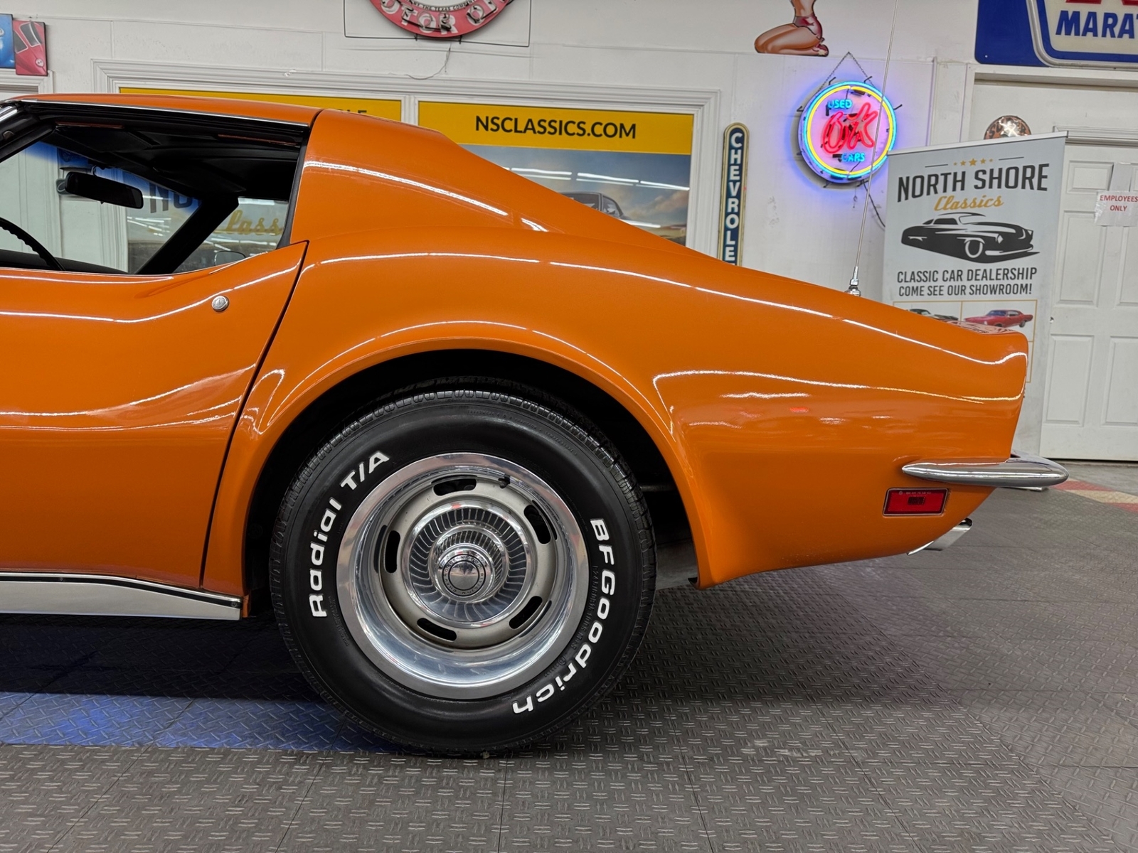 Chevrolet-Corvette-1972-2-door-19