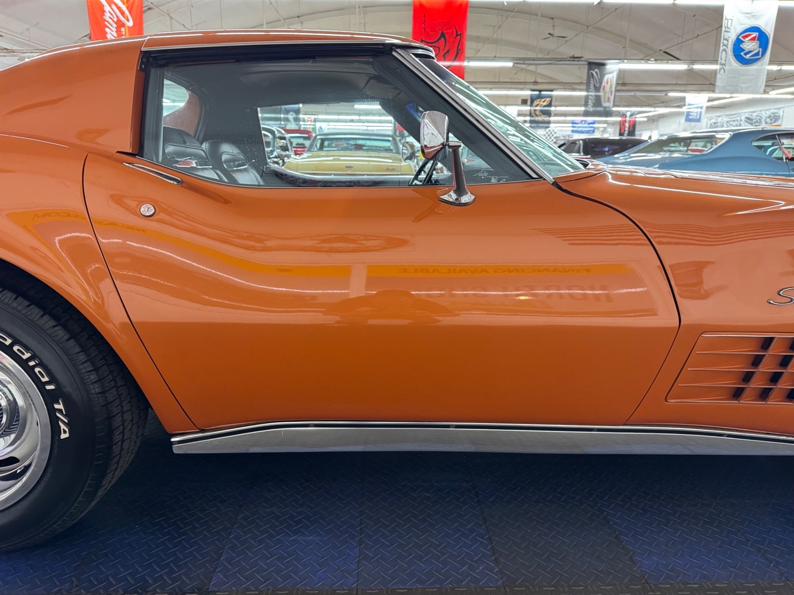 Chevrolet-Corvette-1972-2-door-25
