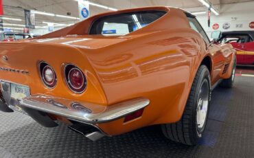 Chevrolet-Corvette-1972-2-door-27