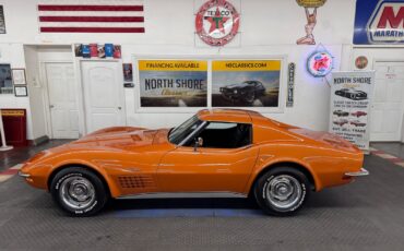 Chevrolet-Corvette-1972-2-door-3