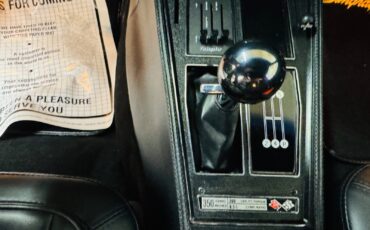 Chevrolet-Corvette-1972-2-door-35
