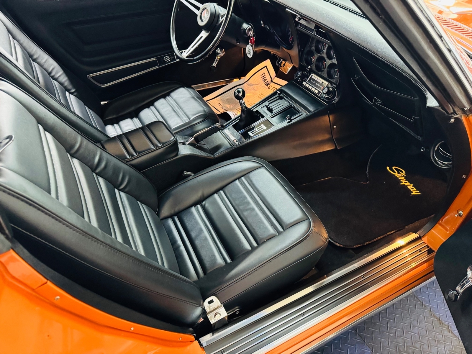 Chevrolet-Corvette-1972-2-door-39