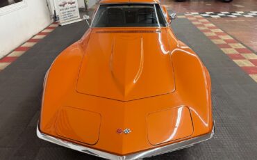 Chevrolet-Corvette-1972-2-door-4