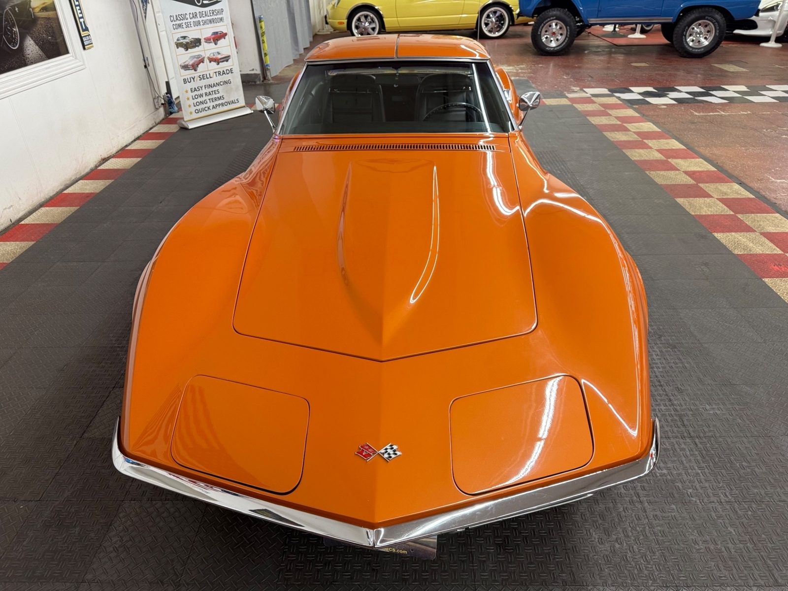 Chevrolet-Corvette-1972-2-door-4