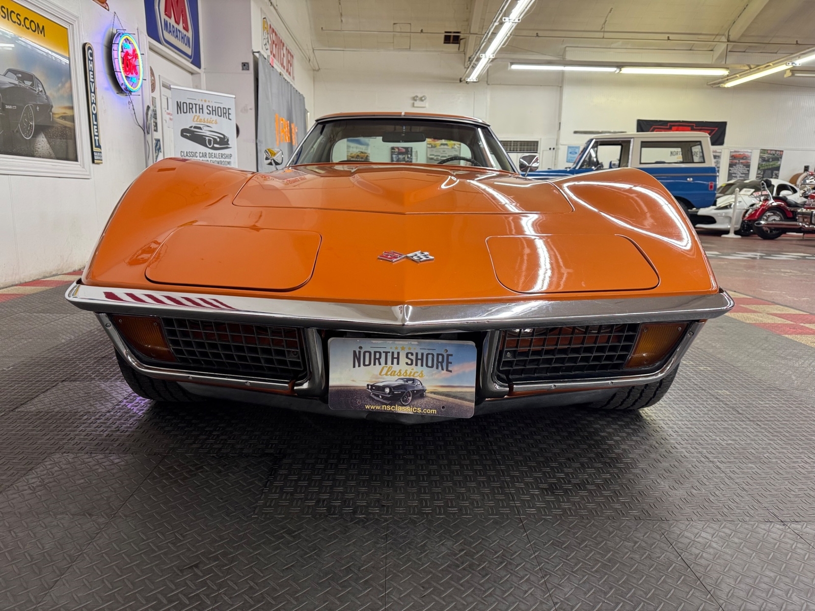 Chevrolet-Corvette-1972-2-door-6