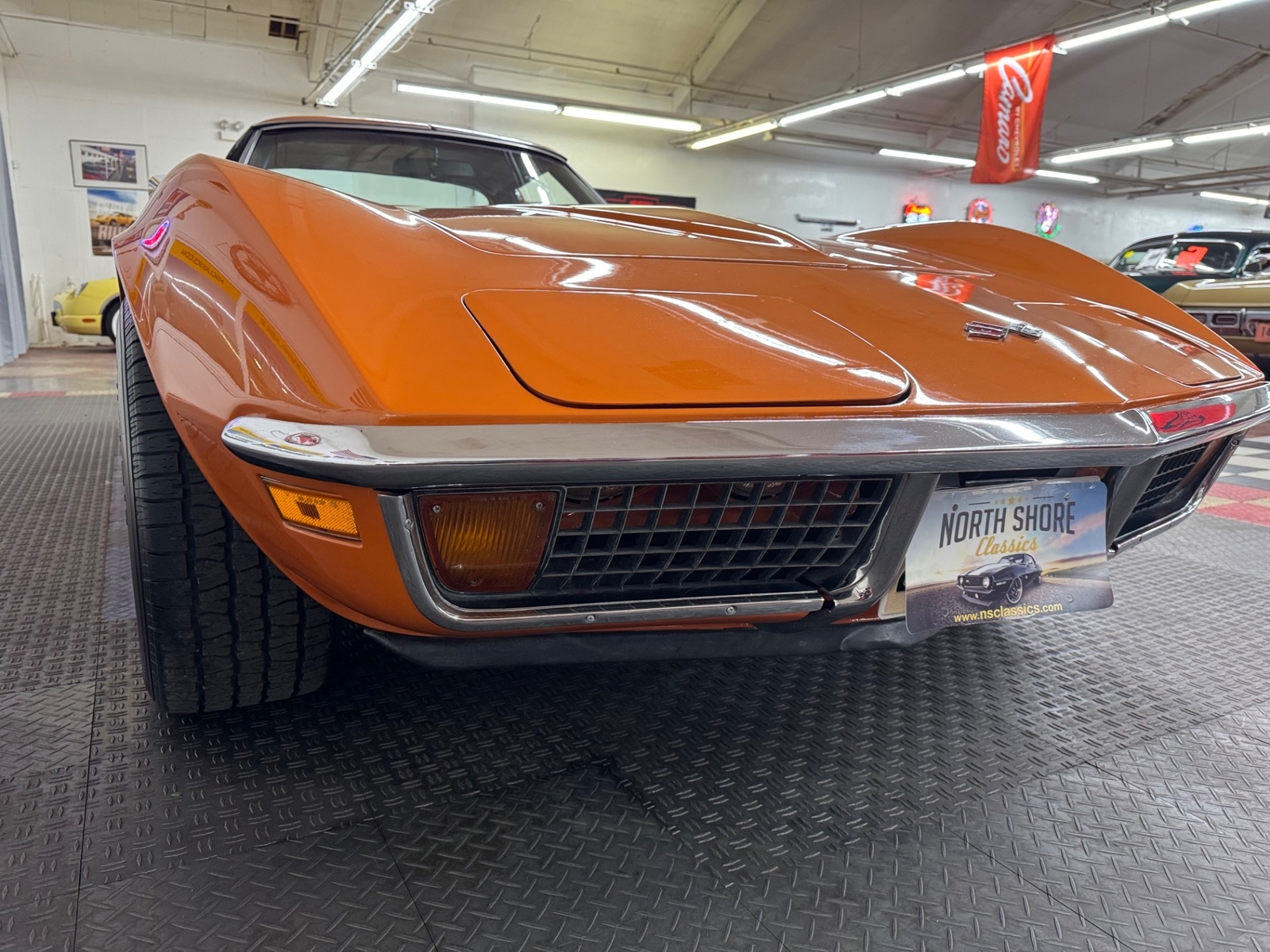 Chevrolet-Corvette-1972-2-door-7