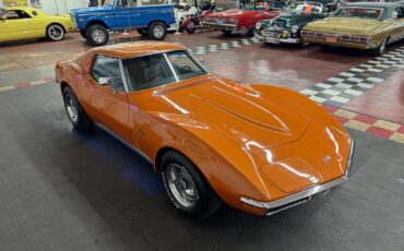 Chevrolet-Corvette-1972-2-door-9