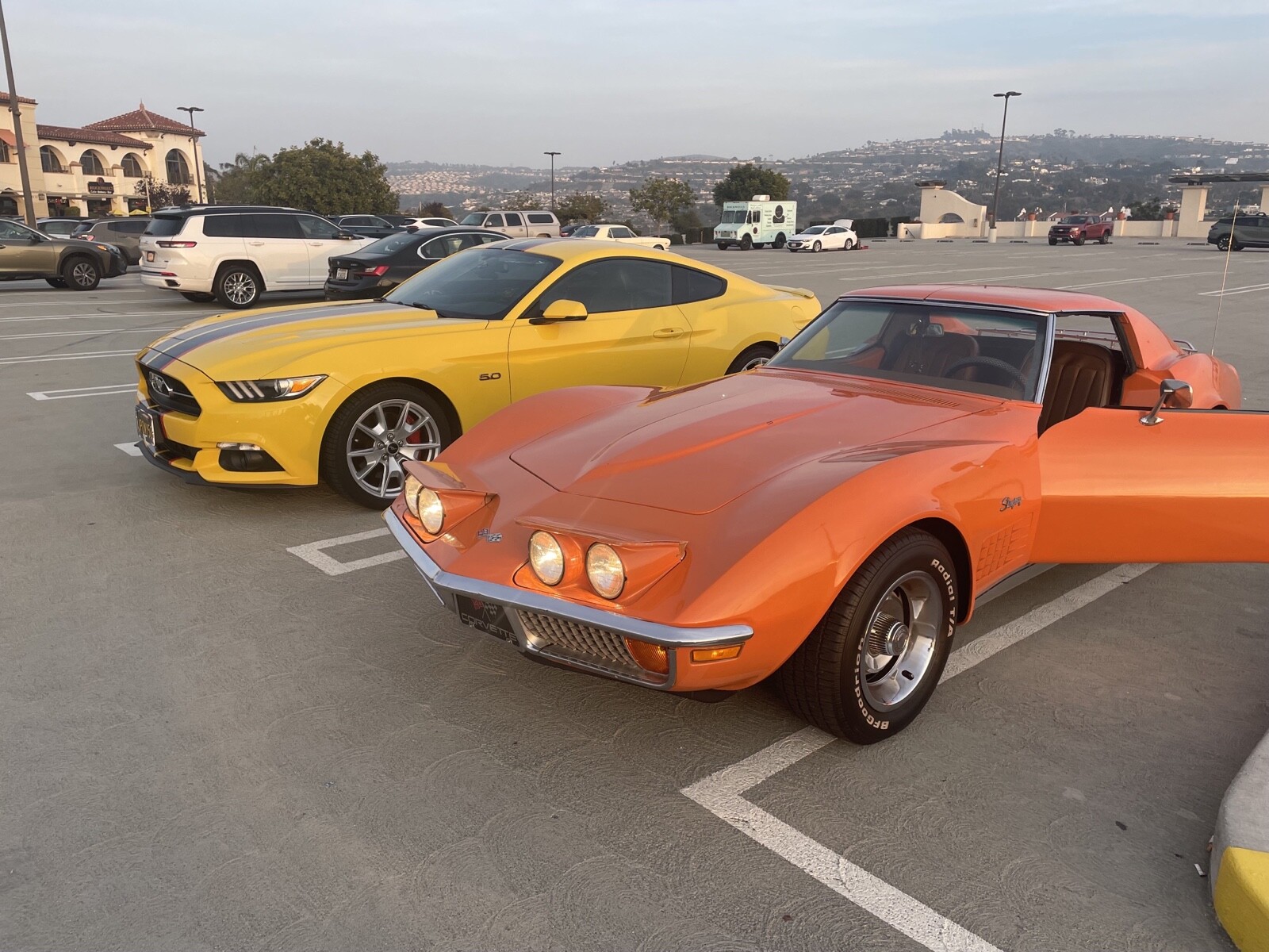 Chevrolet-Corvette-1972-3