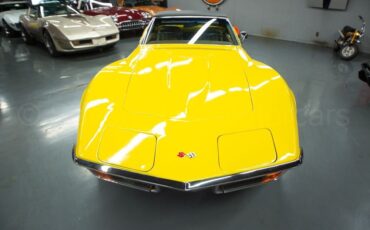 Chevrolet-Corvette-1972-Convertible-2