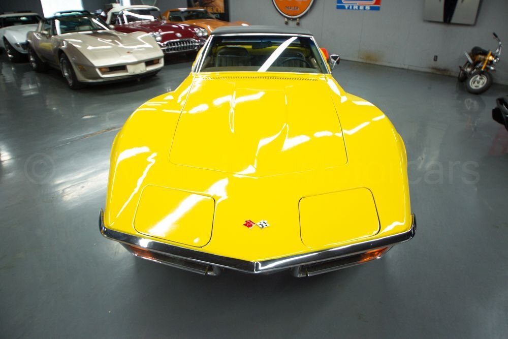 Chevrolet-Corvette-1972-Convertible-2